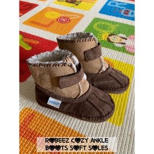 Robeez Cozy Ankle Boots Soft Soles